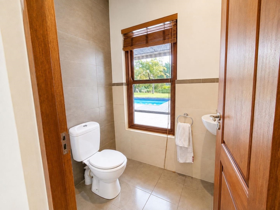 To Let 4 Bedroom Property for Rent in Klein Zevenwacht Western Cape